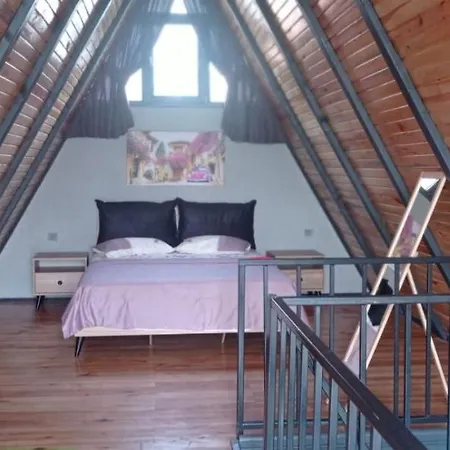 Hotel Pinehouse *